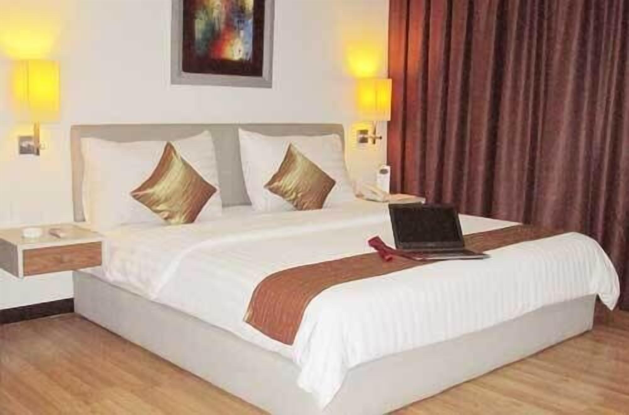 Hotel Swiss-Belexpress Jayapura Exterior foto