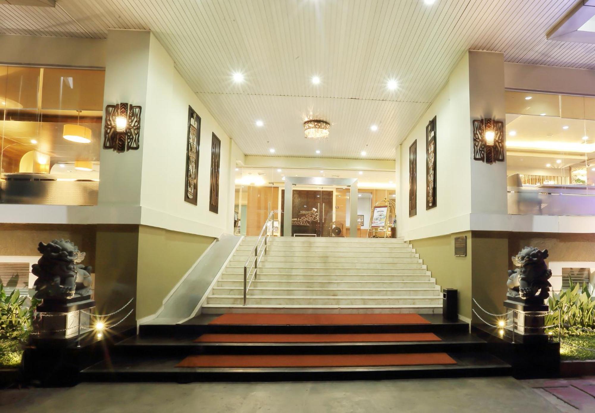 Hotel Swiss-Belexpress Jayapura Exterior foto